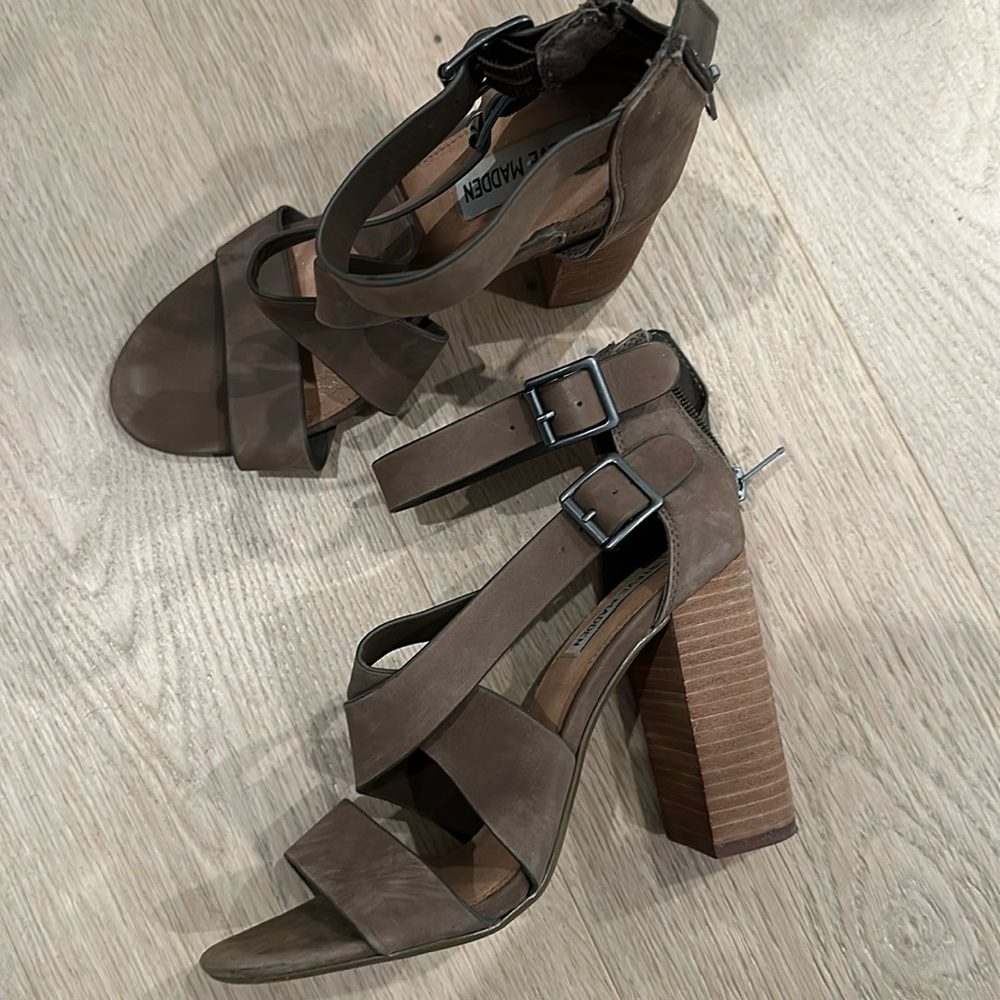 Steve Madden pumps